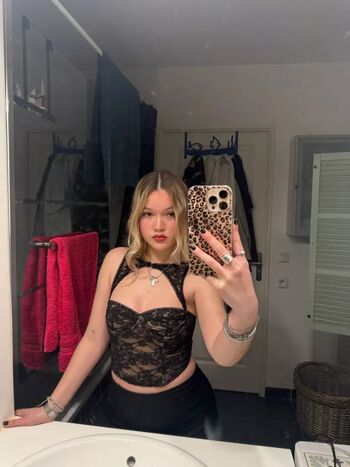 Full leaked Paulineonlinee private onlyfans photo