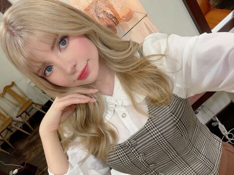 Full leaked Peachmilky  page private onlyfans photo