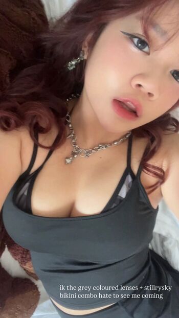 Full leaked Peachpantone private onlyfans photo