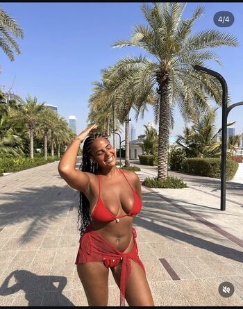 Full leaked Peachy mely private onlyfans photo