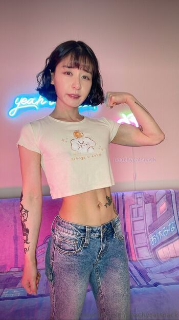 Peachycatsnack
