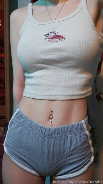 Full leaked Peachyxdreams private onlyfans photo