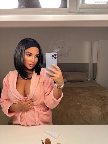 Full leaked Persian page private onlyfans photo