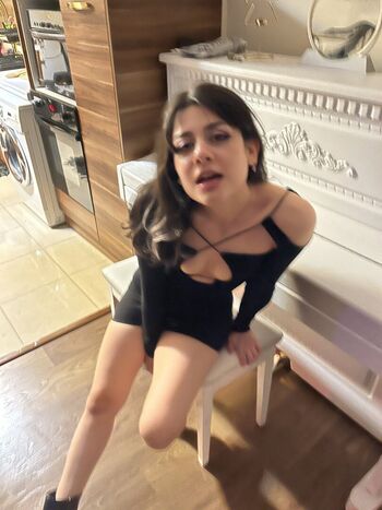 Full leaked Persian page private onlyfans photo
