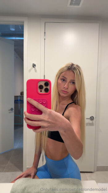 Full leaked Petiteblondemodel private onlyfans photo