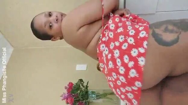 Full leaked Phangisile private onlyfans photo