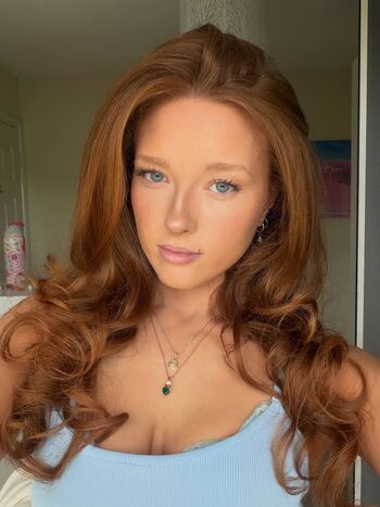 Full leaked Pheobeisginger page private onlyfans photo