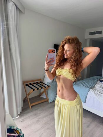 Full leaked Pheobeisginger private onlyfans photo