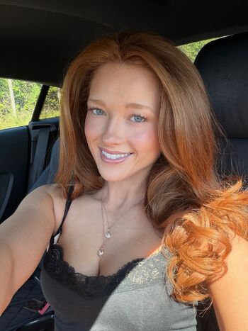 Full leaked Phoebeisginger private onlyfans photo