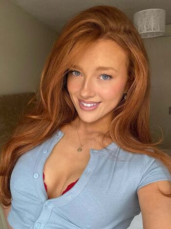 Full leaked Phoebeisginger private onlyfans photo