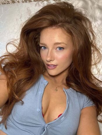Full leaked Phoebeisginger private onlyfans photo