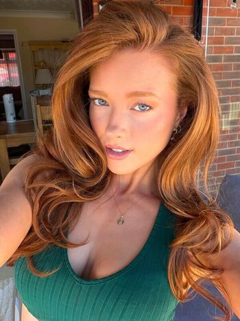 phoebeisginger