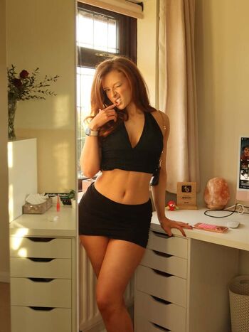 Full leaked Phoebeisginger page private onlyfans photo