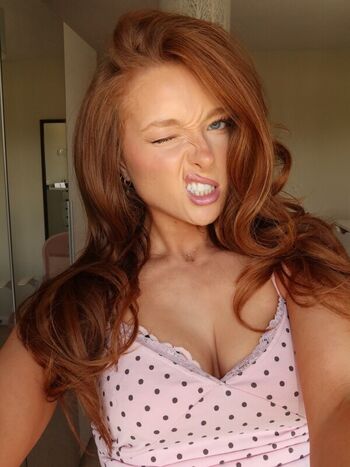 Full leaked Phoebeisginger private onlyfans photo