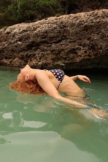 Full leaked Phoebeisginger private onlyfans photo