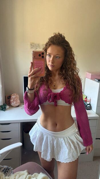 Full leaked Phoebeisginger private onlyfans photo