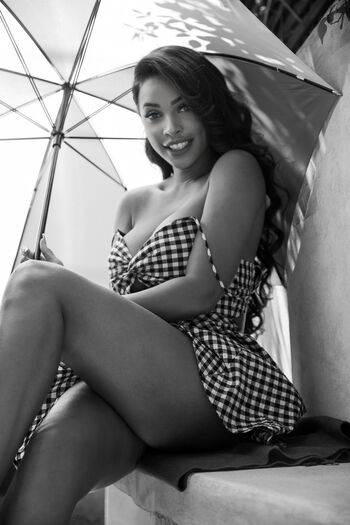 Full leaked Phoenix skye page private onlyfans photo