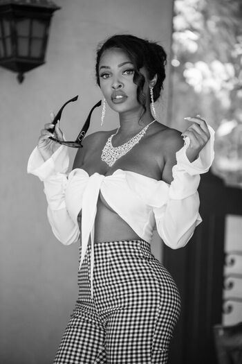 Full leaked Phoenix skye page private onlyfans photo