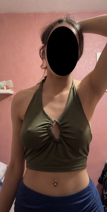 Full leaked Piercing au nombril private onlyfans photo