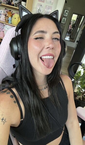 Full leaked Pikapeach private onlyfans photo