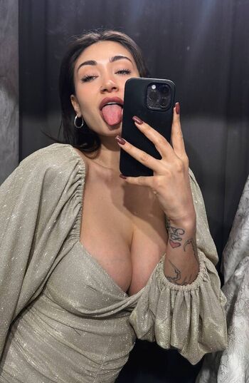 Full leaked Pingvidii private onlyfans photo