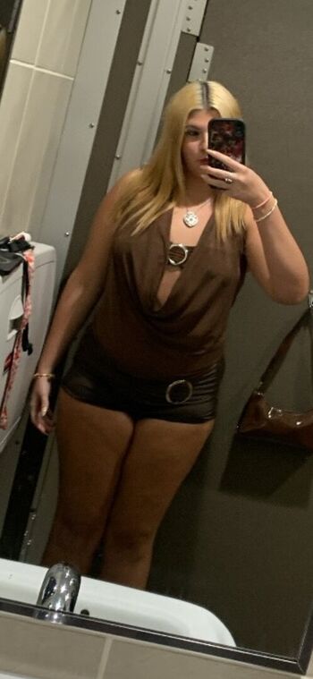 Full leaked Pinkblushedbaddie private onlyfans photo