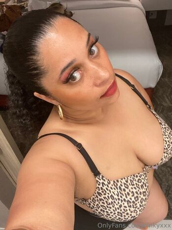 Full leaked Pinkyxxx private onlyfans photo