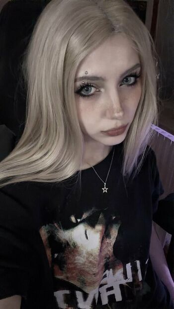 Full leaked Pixelkewie private onlyfans photo