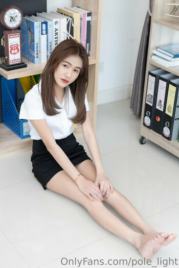 Full leaked Pole light page private onlyfans photo