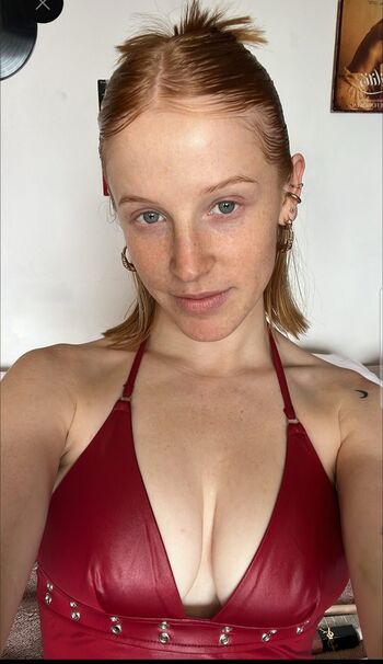 Full leaked Polluxcia private onlyfans photo