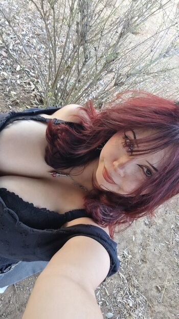 Full leaked Pomegranatetears private onlyfans photo