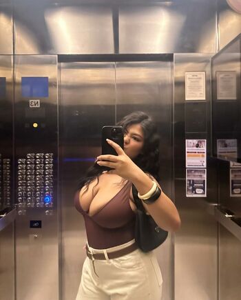 Full leaked Pond daisy page private onlyfans photo