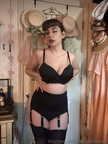 Full leaked Porcelainmilkbottle private onlyfans photo