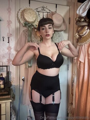 Full leaked Porcelainmilkbottle private onlyfans photo