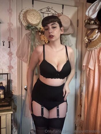 Full leaked Porcelainmilkbottle private onlyfans photo