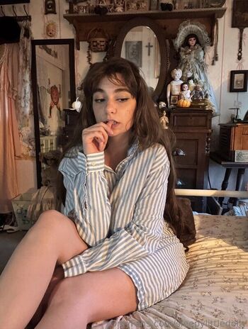 Full leaked Porcelainmilkbottle private onlyfans photo