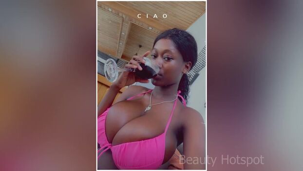 Full leaked Poupemimi private onlyfans photo