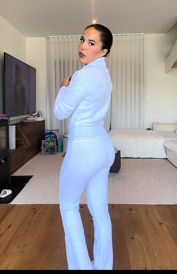 Full leaked Poupette private onlyfans photo