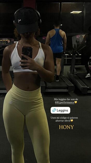 Full leaked Prttyhony private onlyfans photo