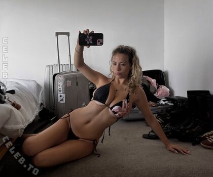 pretending2berosalie