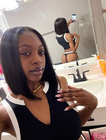 Full leaked Prettiyayaa private onlyfans photo