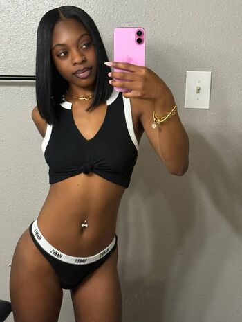 Full leaked Prettiyayaa private onlyfans photo