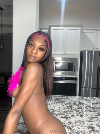 Full leaked Prettiyayaa private onlyfans photo