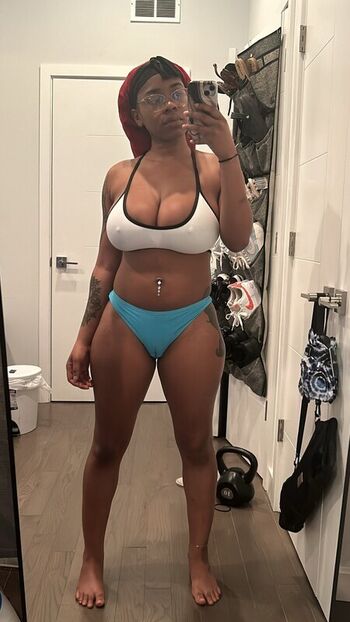 Full leaked Pretty yuniques private onlyfans photo
