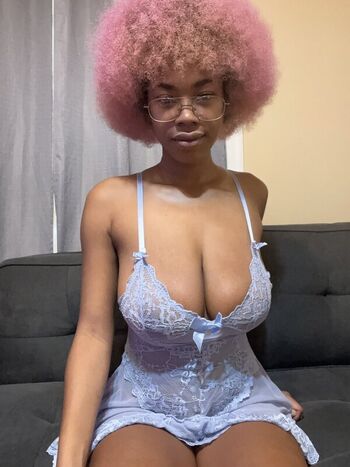Full leaked Pretty yuniques private onlyfans photo