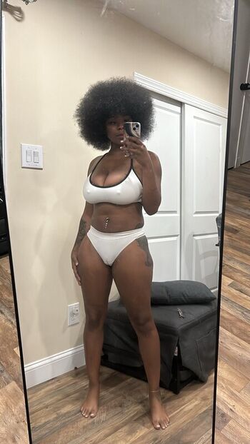 Full leaked Pretty yuniques private onlyfans photo