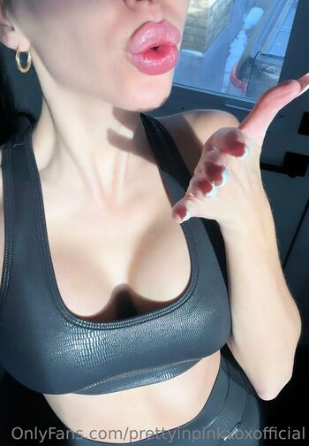 Full leaked Prettyinpinkxoxo private onlyfans photo