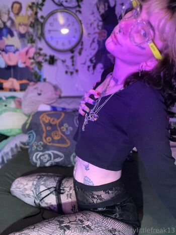 prettylittlefreak13