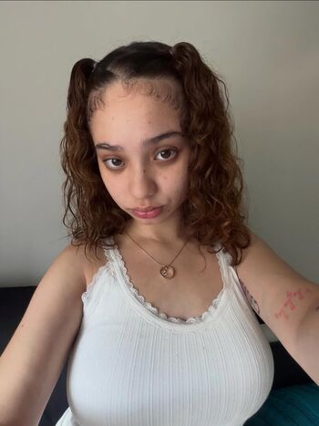 Full leaked Prettyluhhangie private onlyfans photo