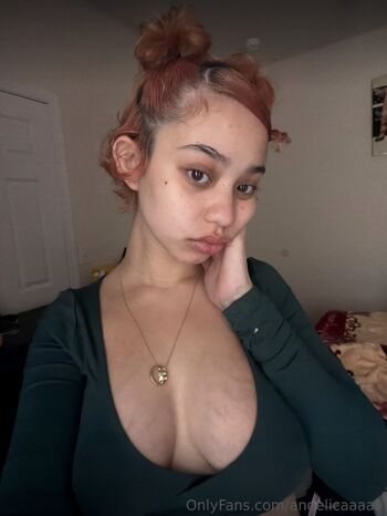 Full leaked Prettyluhhangie private onlyfans photo